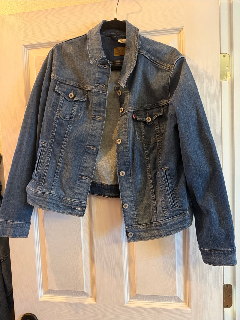 Women's Levi’s denim jacket